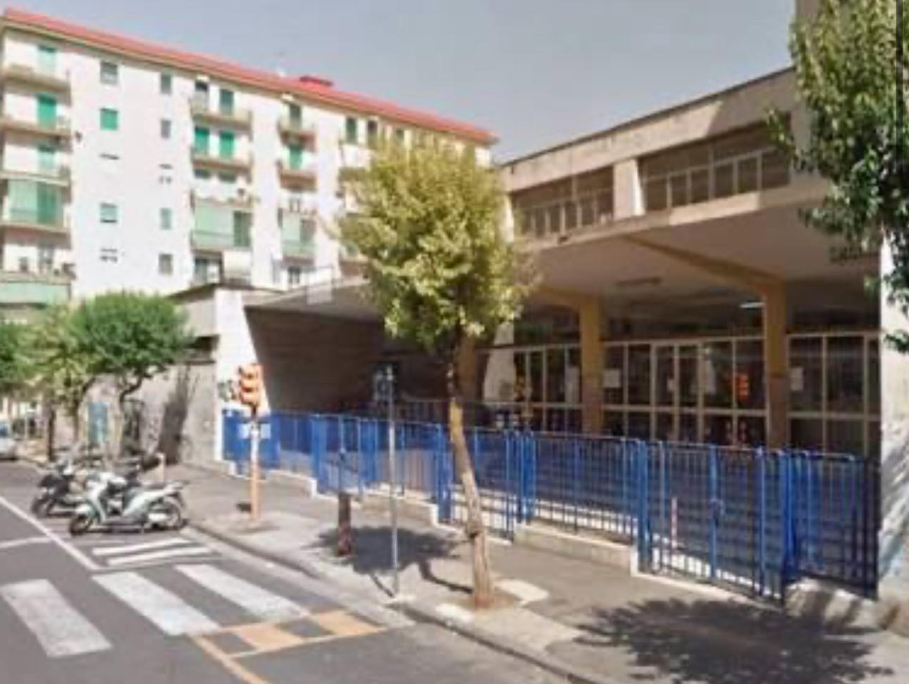 Dramma in aula: maestro si accascia e muore durante la lezione