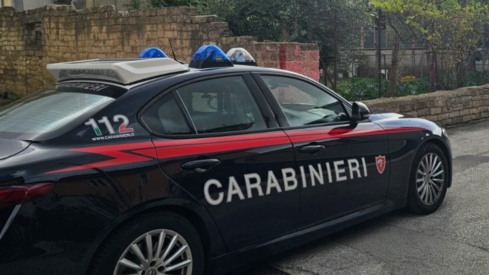 Attimi di paura per un incendio domestico, salvo il proprietario Attimi di paura per un incendio domestico, salvo il proprietario