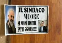 Minacce a San Giuseppe Vesuviano: manifesti funebri con minaccia al sindaco, Anci chiede indagini