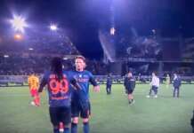 Vanja ipnotizza, Zambo fa gol: il Napoli sbanca Lecce e mantiene la vetta