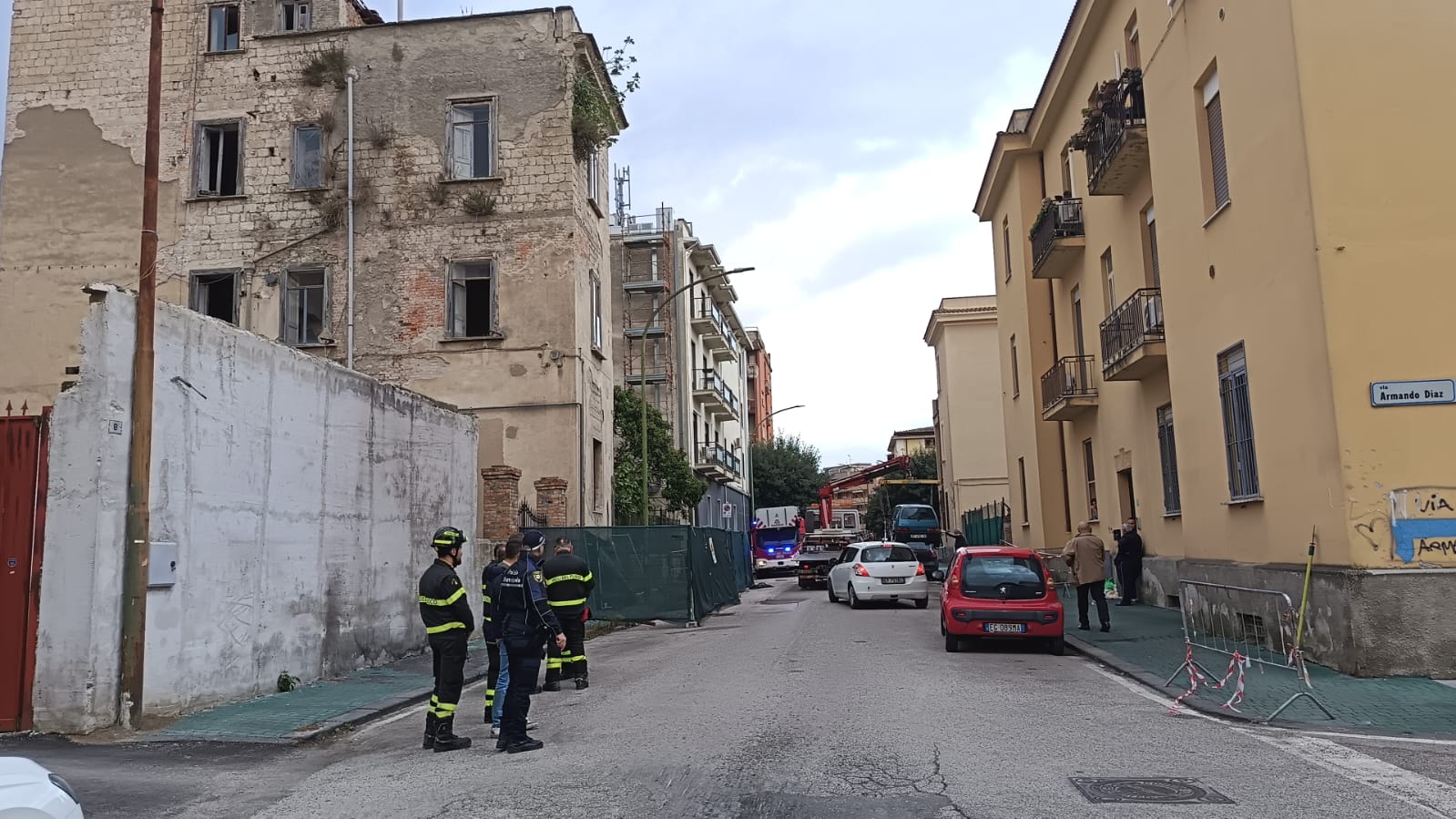 Chiusura al traffico veicolare di via Adua: accertato pericolo crollo di un fabbricato Chiusura al traffico veicolare di via Adua: accertato pericolo crollo di un fabbricato
