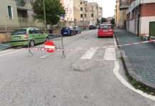 FOTO/ Stabile pericolante in via Adua: intervengono vigili del fuoco e Polizia Municipale