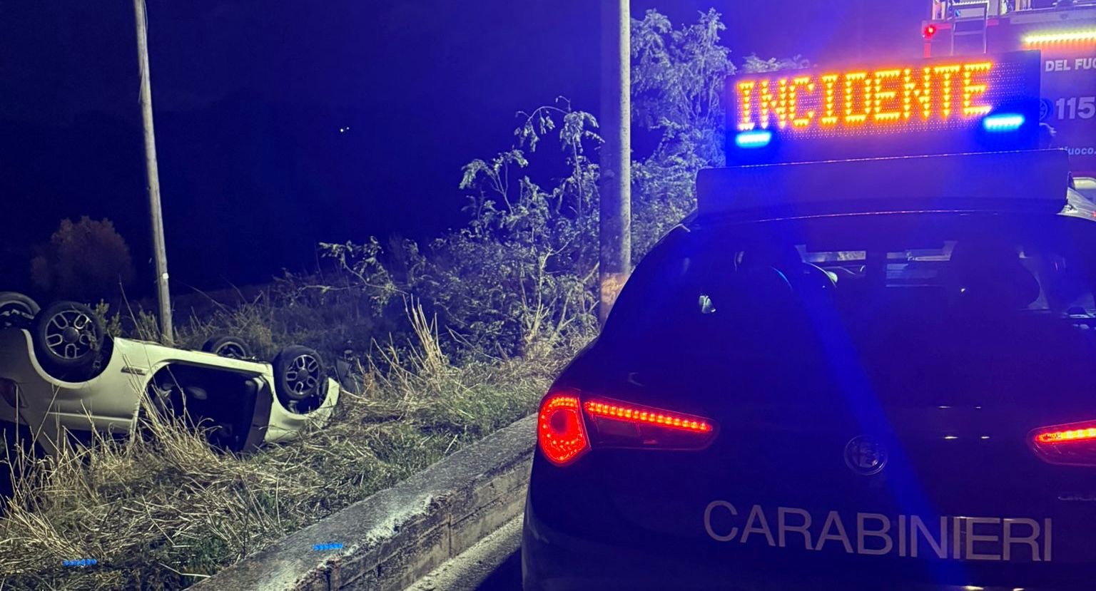 auto si ribalta nella notte sulla sp136 conducente in ospedale