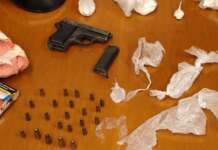 Cocaina e pistola clandestina in casa: in manette marito e moglie