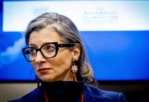 Offese a Napoli e ai napoletani: “Manfredi revochi la cittadinanza onoraria a Francesca Albanese”