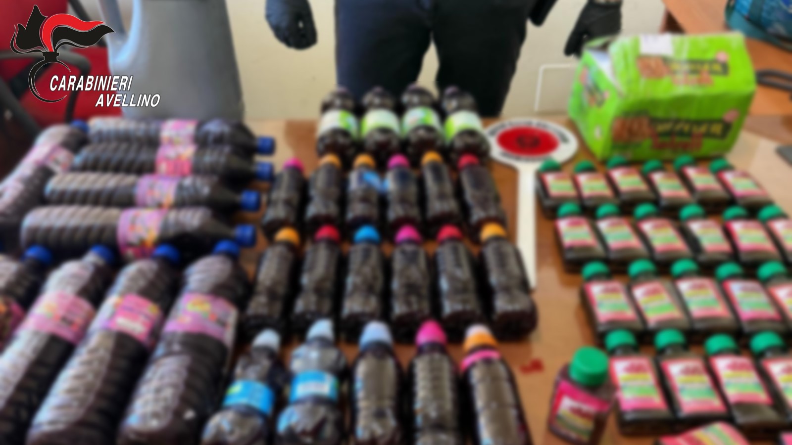 Avellino, blitz dei Carabinieri: trovati 21 litri di “liquido alla cannabis”