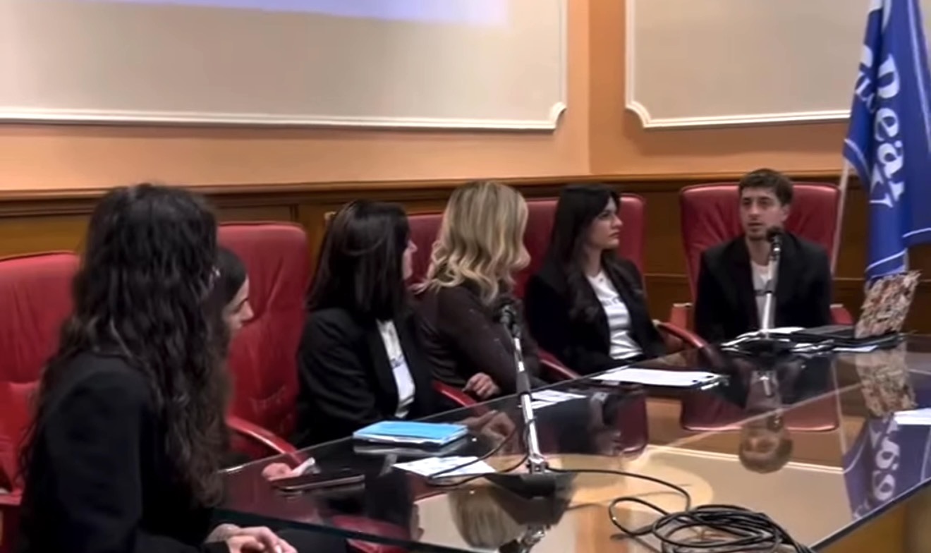 Una farfalla, un sogno e una città: Danilo continua a far volare i giovani Una farfalla, un sogno e una città: Danilo continua a far volare i giovani