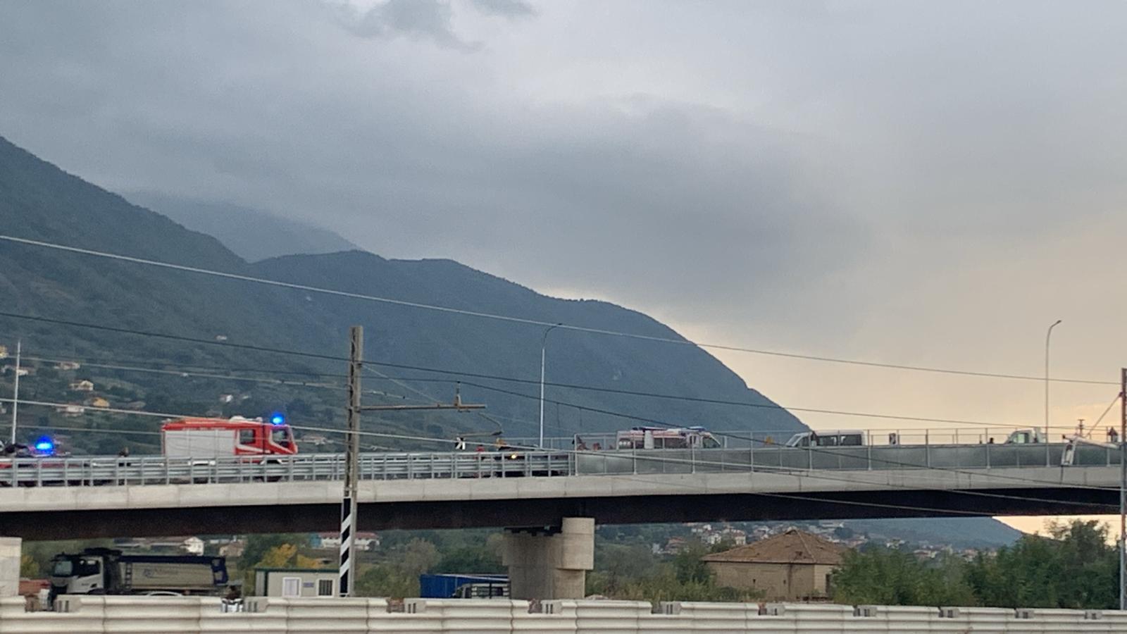 Incidente nei pressi di Ponte: frontale tra camion e auto Incidente nei pressi di Ponte: frontale tra camion e auto