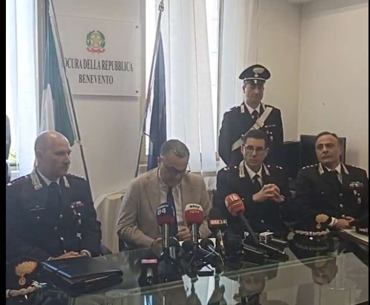 Duplice omicidio a Paupisi, la diretta della conferenza stampa in Procura