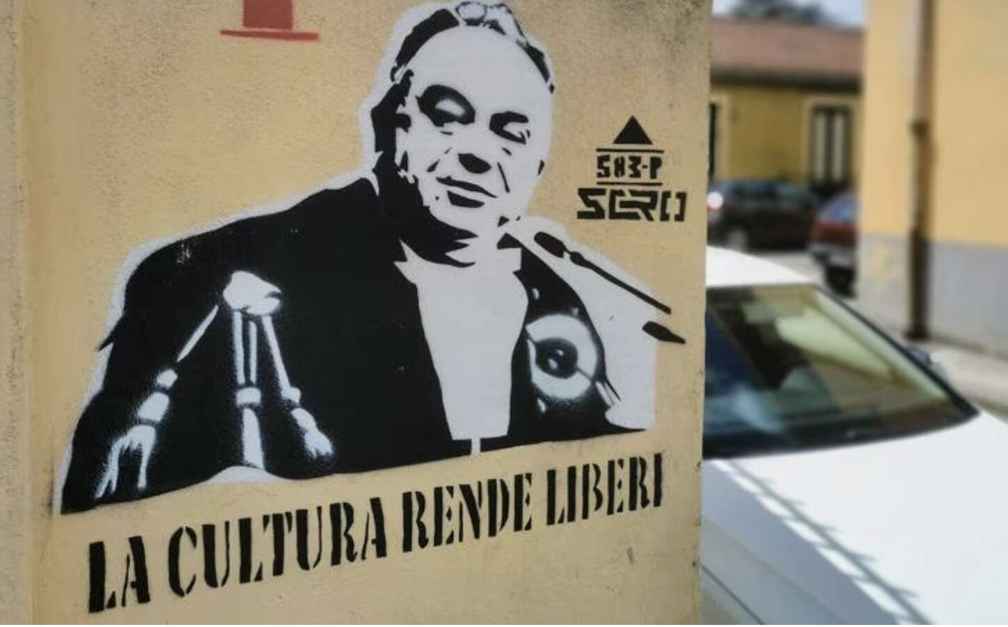 un murale di gratteri davanti la scuola 8216la cultura rende liberi8217