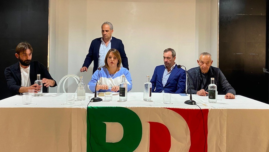 Regione, iI Pd riparte con Del Basso De Caro e attacca gli ex “alleati”