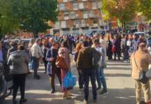 VIDEO- Scossa di terremoto, crollano calcinacci dal tetto di una casa disabitata