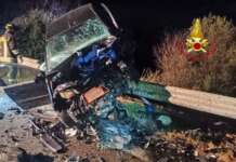 FOTO/ Drammatico incidente stradale, un morto ed un ferito grave