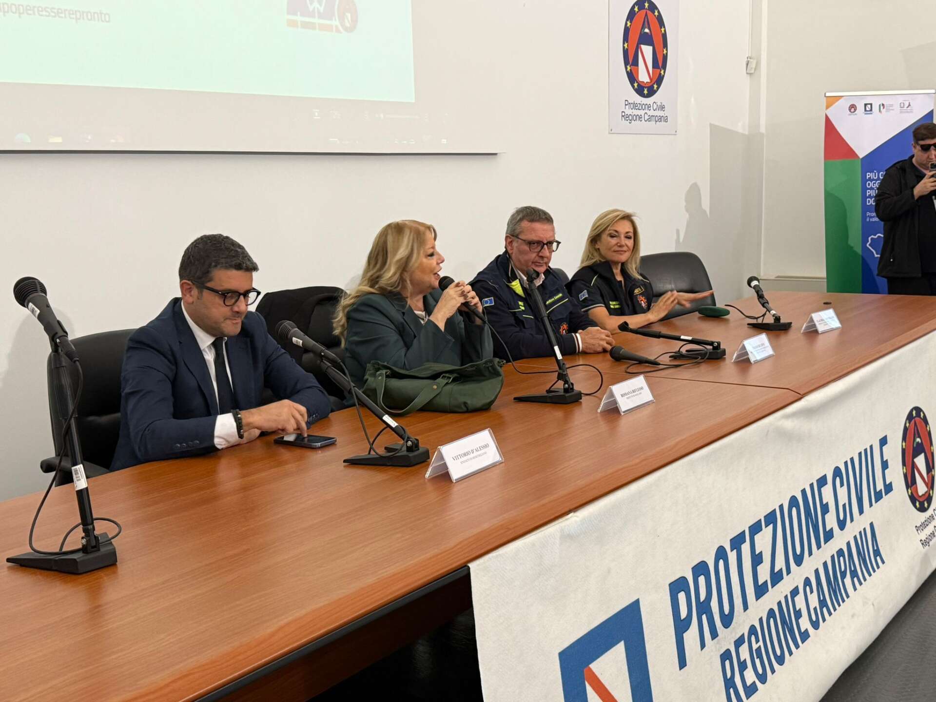 Il Prefetto elogia la Protezione Civile: esempio autentico di squadra Il Prefetto elogia la Protezione Civile: esempio autentico di squadra