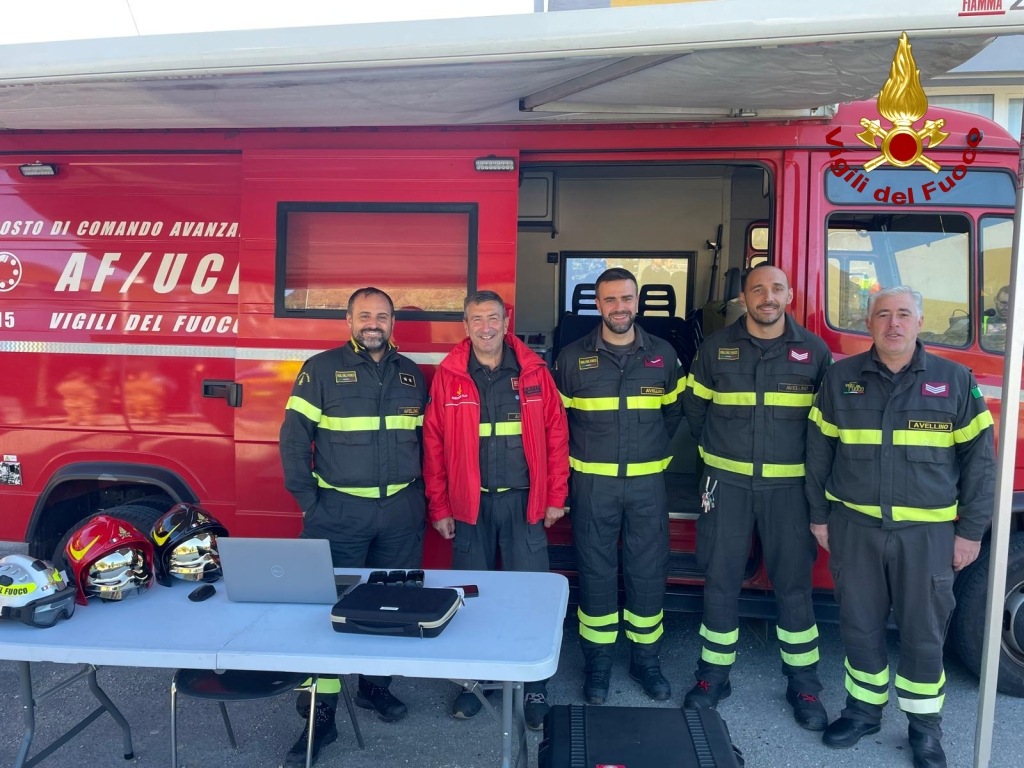FOTO A lezione di Protezione civile con il Vigili del Fuoco FOTO A lezione di Protezione civile con il Vigili del Fuoco