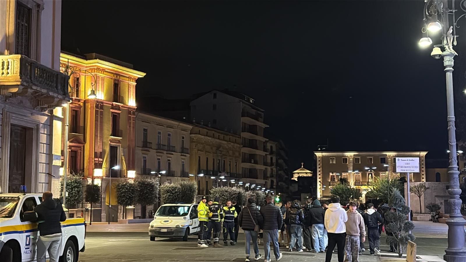 Emergenza sismica, stop ad eventi al chiuso e assembramenti Emergenza sismica, stop ad eventi al chiuso e assembramenti