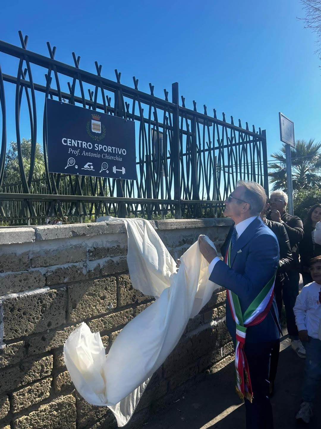 Giornata storica, inaugurata la piscina nel complesso ‘Antonio Chierchia’