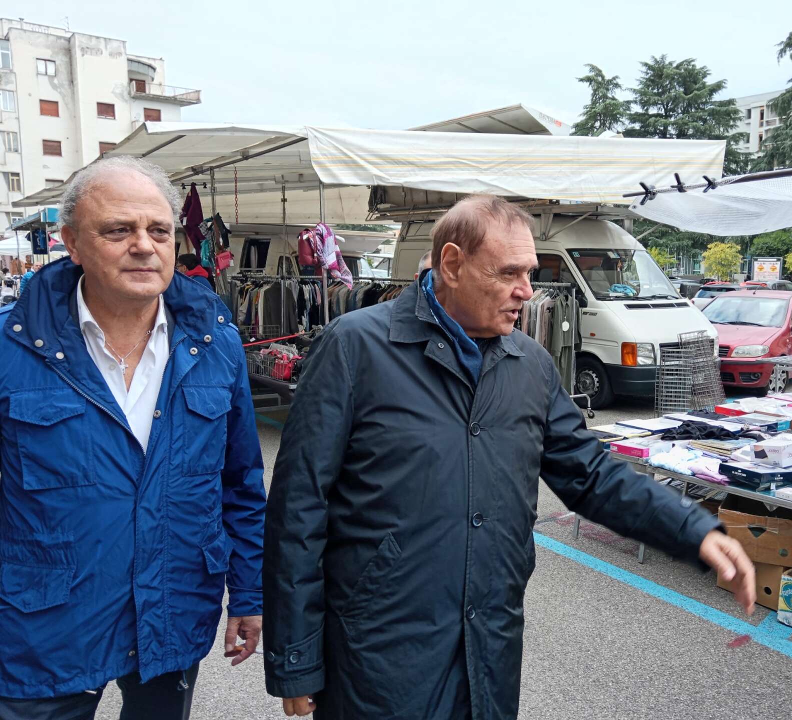 video mercato del venerd236 ritorno al passato da questa mattina di nuovo in zona risorgimento mellusi