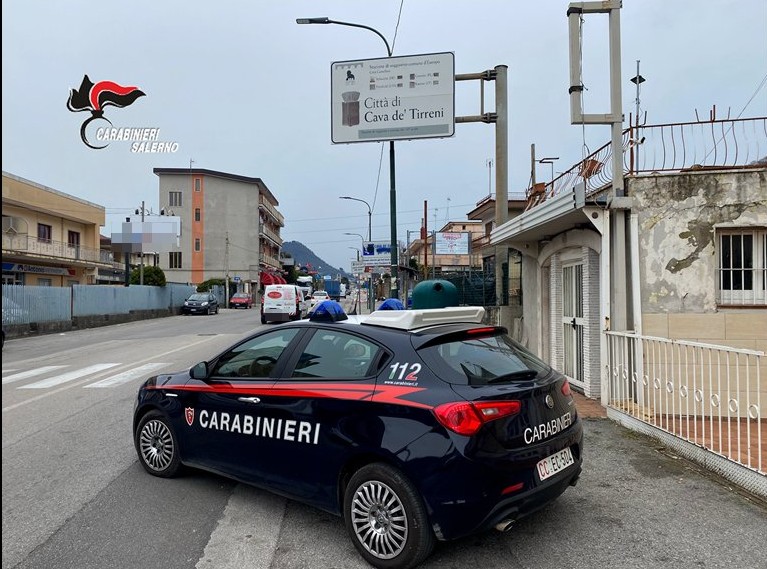 Evade dai domiciliari e tenta di estorcere denaro ad un commerciante: arrestato 35enne Evade dai domiciliari e tenta di estorcere denaro ad un commerciante: arrestato 35enne