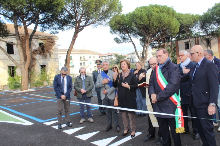 FOTO/ Riqualificata l’ex Caserma Guidoni: area parcheggio a servizio di avvocati, magistrati e cittadini FOTO/ Riqualificata l’ex Caserma Guidoni: area parcheggio a servizio di avvocati, magistrati e cittadini