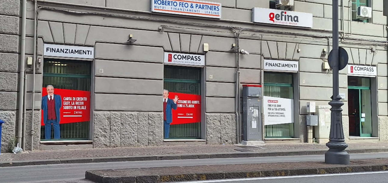 salerno tentativo di furto nella filiale di compass
