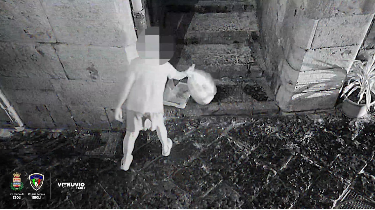VIDEO/ Eboli, guerra con le fototrappole agli incivili: “Repressione necessaria”