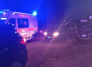 Tragedia in galleria, motociclista perde la vita: grave la donna che era con lui