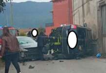 FOTO/ Montesarchio, frontale tra due auto: nessun ferito