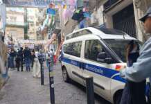 Controlli contro l’abusivismo commerciale al Largo Maradona: esercenti convocati per percorso regolarizzazione