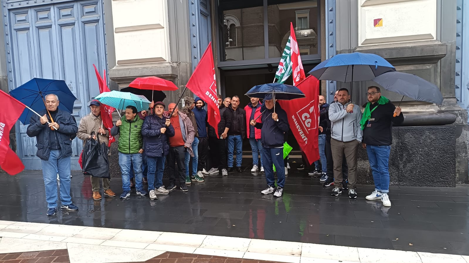 Contratti, sicurezza, salari: lo sciopero dei lavoratori del comparto igienico ambientale Contratti, sicurezza, salari: lo sciopero dei lavoratori del comparto igienico ambientale