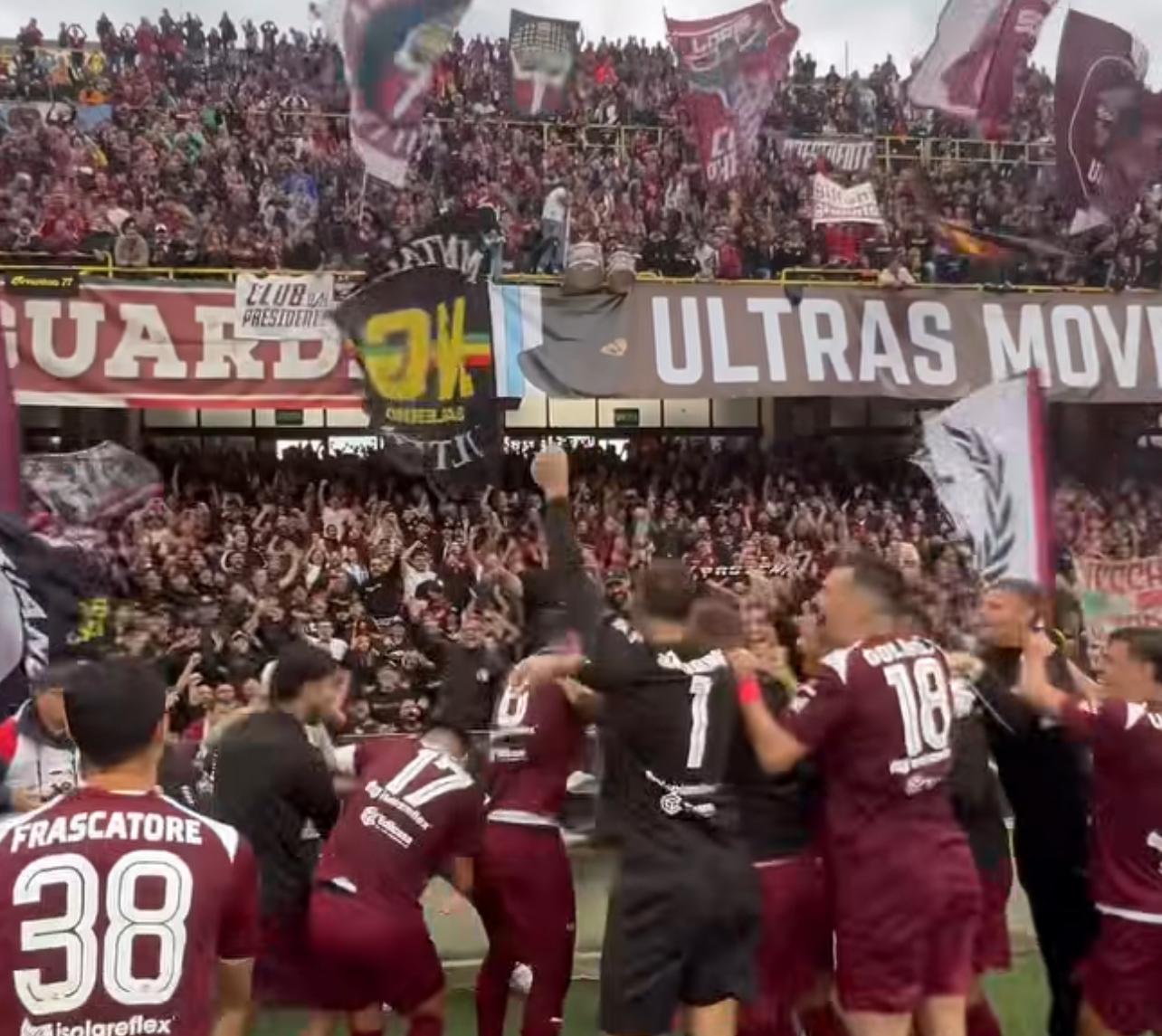 Pazza Salernitana, successo e vetta