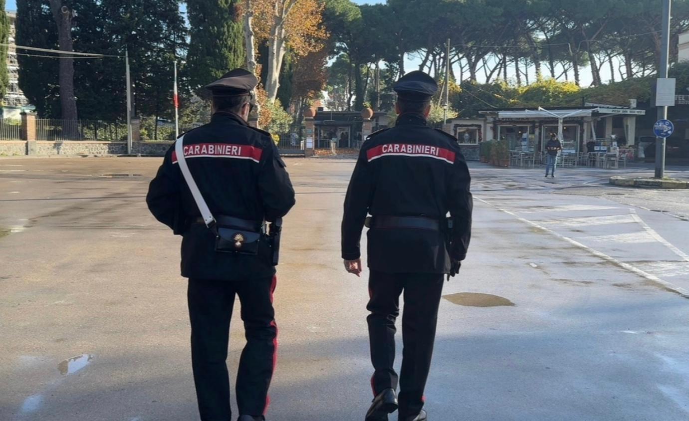 FOTO/ Turista americano ruba reperti in scavi di Pompei: bloccato dai Carabinieri FOTO/ Turista americano ruba reperti in scavi di Pompei: bloccato dai Carabinieri