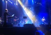 VIDEO&FOTO/ ‘Sta luna pare ‘na scorza ‘e limone: l’Opera Squallid Orchestra infiamma il San Marco