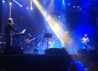 VIDEO&FOTO/ ‘Sta luna pare ‘na scorza ‘e limone: l’Opera Squallid Orchestra infiamma il San Marco