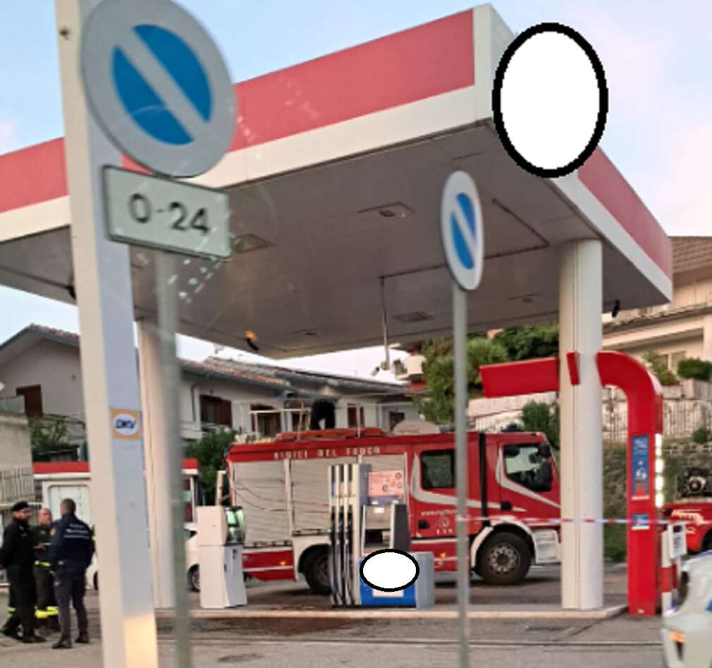 Perdita di carburante dalla stazione di distribuzione: intervento dei Vigili Perdita di carburante dalla stazione di distribuzione: intervento dei Vigili
