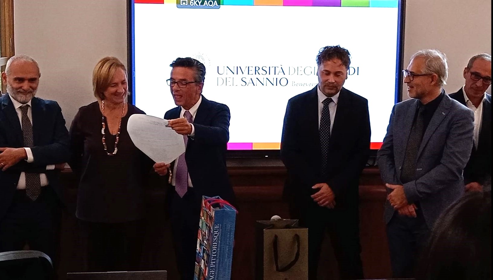 Unisannio, il saluto di Canfora tra emozioni e padel: un solo consiglio alla nuova Rettrice