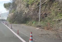 Smottamento su via Fra Generoso: chiusa strada