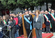 FOTO/ Unità d’Italia e Forze Armate, invocata la pace tra i popoli in piazza IV Novembre moscarella e keten