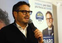 Regionali, Ferraro al Rione Libertà: “Qui è come se stessi a casa mia”