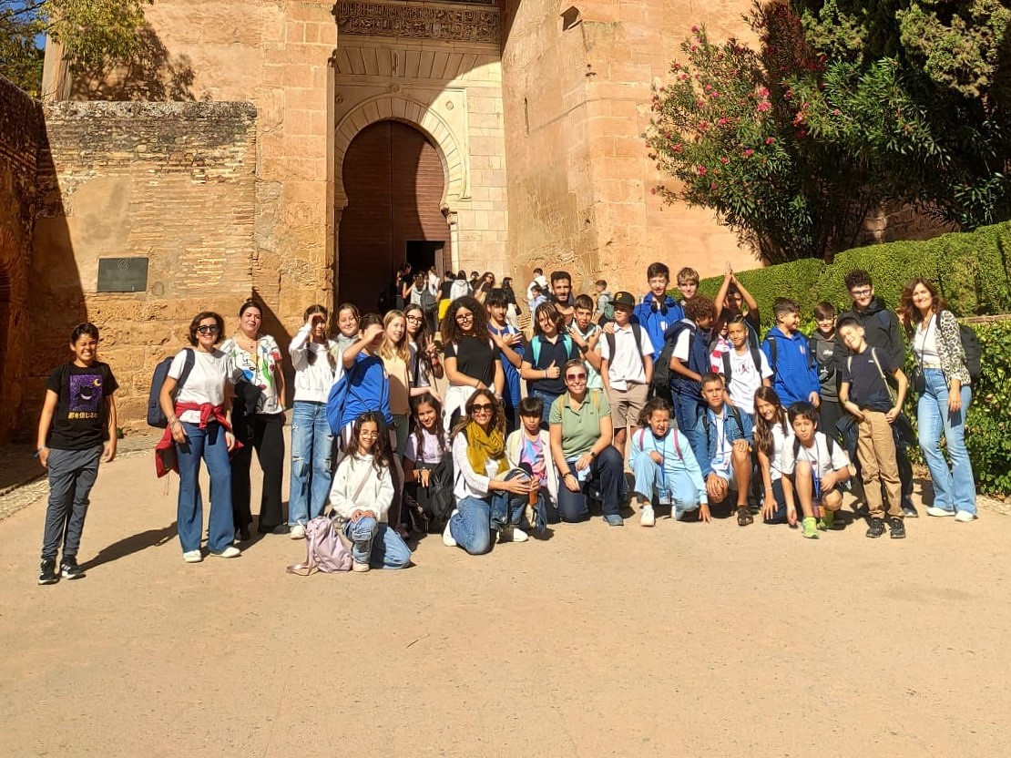 Recale, studenti del “Giovanni XXIII” in missione Erasmus+ a Granada tra cultura, amicizia e scoperta Recale, studenti del “Giovanni XXIII” in missione Erasmus+ a Granada tra cultura, amicizia e scoperta