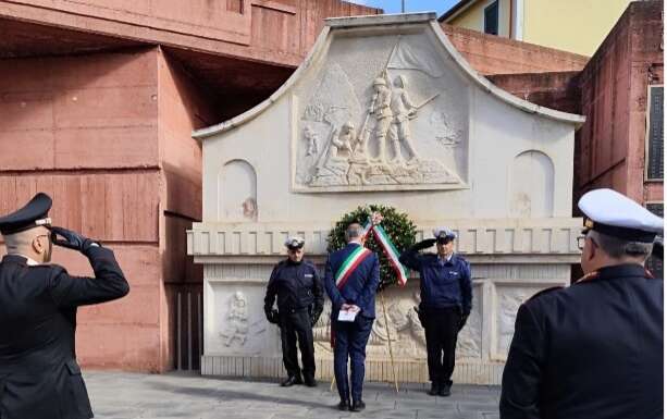 Gli alunni dell’I.C. “E. Falcetti” di Apice e Paduli protagonisti del 4 Novembre: sinergia tra scuola e territorio Gli alunni dell’I.C. “E. Falcetti” di Apice e Paduli protagonisti del 4 Novembre: sinergia tra scuola e territorio