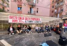 VIDEO/ Piazza Bolognini, sit in per eliminare …De Luca