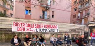 VIDEO/ Piazza Bolognini, sit in per eliminare …De Luca