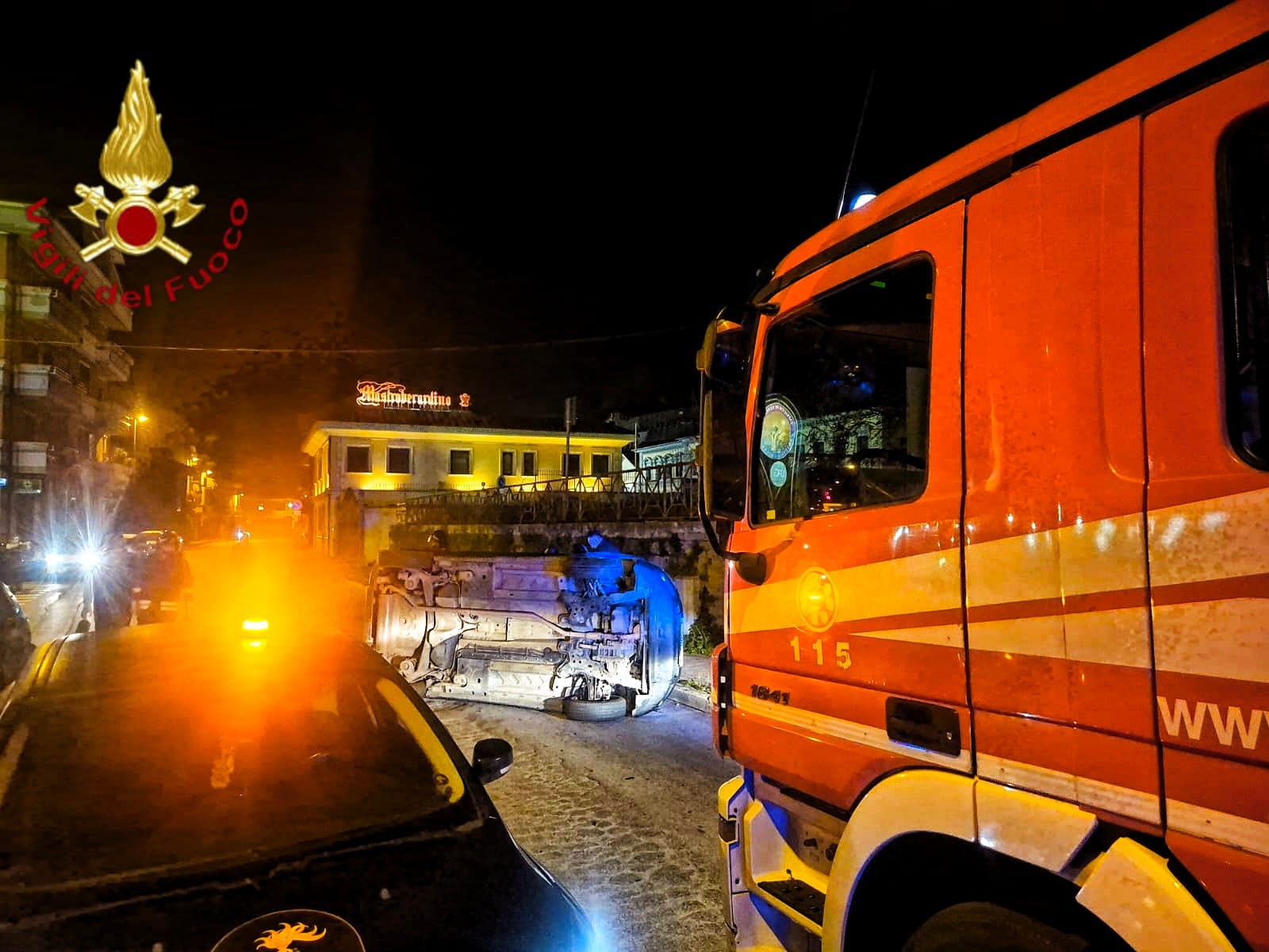 Si ribalta con l’auto nella notte:miracolosamente illesa 44enne Si ribalta con l’auto nella notte:miracolosamente illesa 44enne