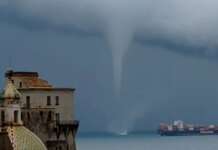 Maltempo, tromba d’aria su Salerno