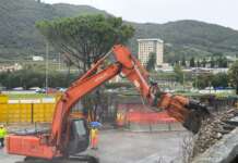 Stadio Arechi, le ruspe demoliscono la curva nord