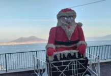 Napoli, esposto su installazioni di Natale: “Verificare rispetto di aree vincolate”