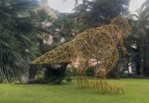 Luci d’Artista, la villa comunale è un parco preistorico di dinosauri