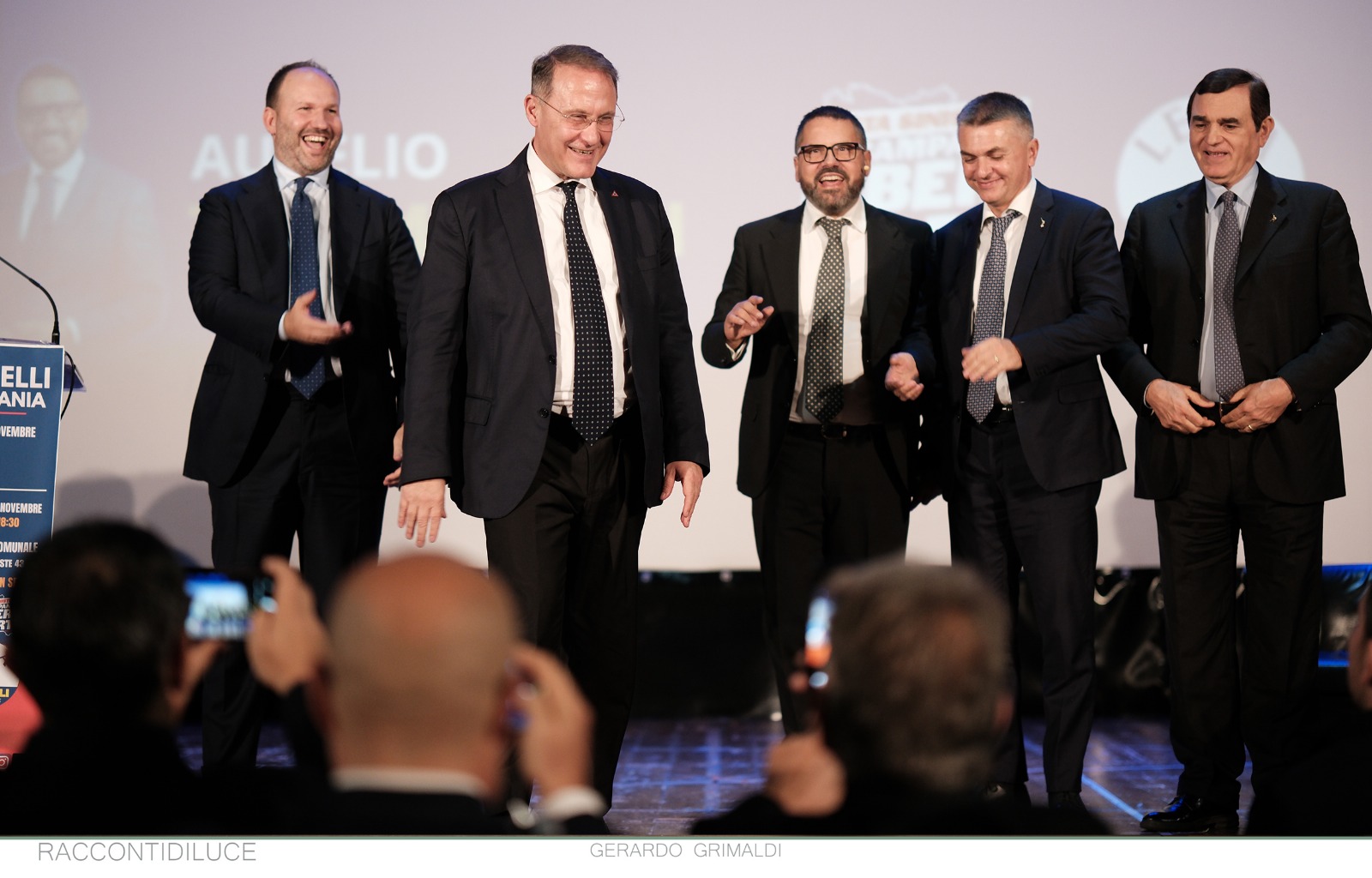 Mercato San Severino, pienone per Tommasetti e Cirielli: “La Campania non è moneta di scambio” Mercato San Severino, pienone per Tommasetti e Cirielli: “La Campania non è moneta di scambio”