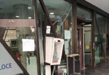Banca Campania Centro, furgone come ariete per scassinare bancomat: colpo fallito